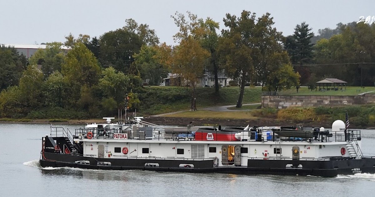 Ohio River Blog Two boats at Mile 317, 10/22/19