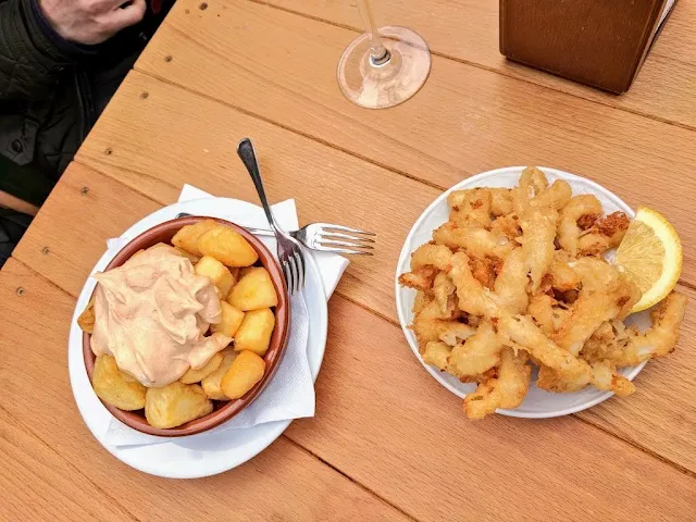 What to eat in Bilbao: calamari at Bar Arantzale near Getxo and Algorta