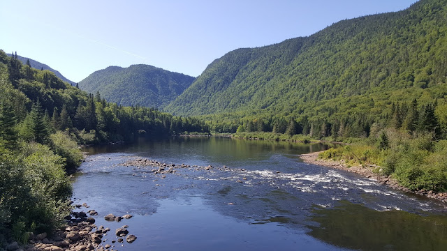 Vue à partir du sentier Le Scotora en direction du mont Andante
