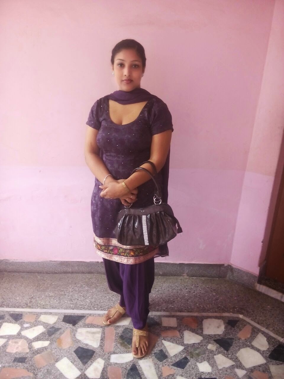 Indian Maids For Singapore Telugu And Punjabi Maids For Work Singapore More Details Send Msg My