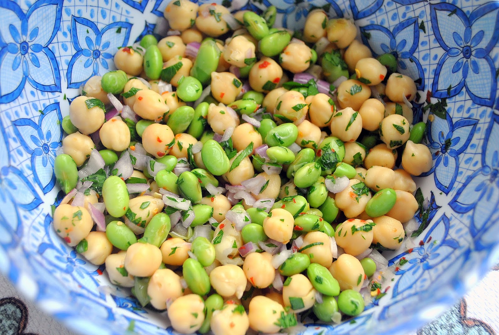 Chickpea & Edamame Salad (Salada de Grão de Bico & Edamame) The Green Dish Blog