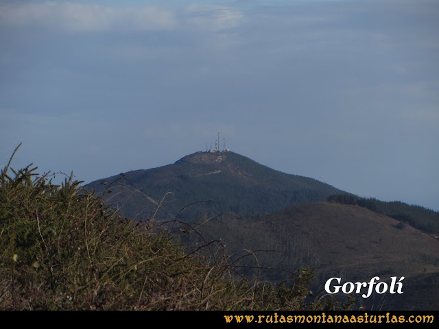 Ruta Sierra Bufarán, picos Degollada o Grande y Cotera: Vista del Gorfolí