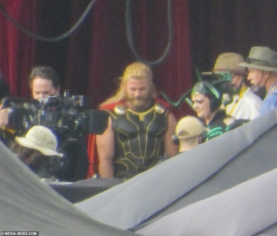 Thor: Amor e Trovão Melissa McCarthy será falsa Hela em cena do filme - Cinema com Rapadura