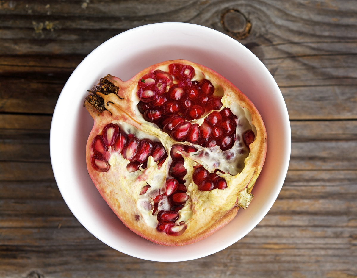 BURNT EGGPLANT WITH TAHINI, POMEGRANATE AND SESAME SEEDS Recipes Tip & Trick