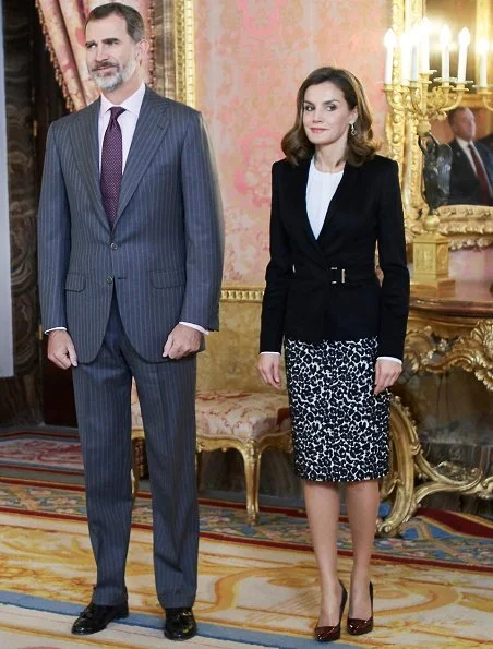 Queen Letizia wore HUGO BOSS FS Jesila Fashion show blazer, LODI Sara Rodas Shoes and Hugo Boss blouse