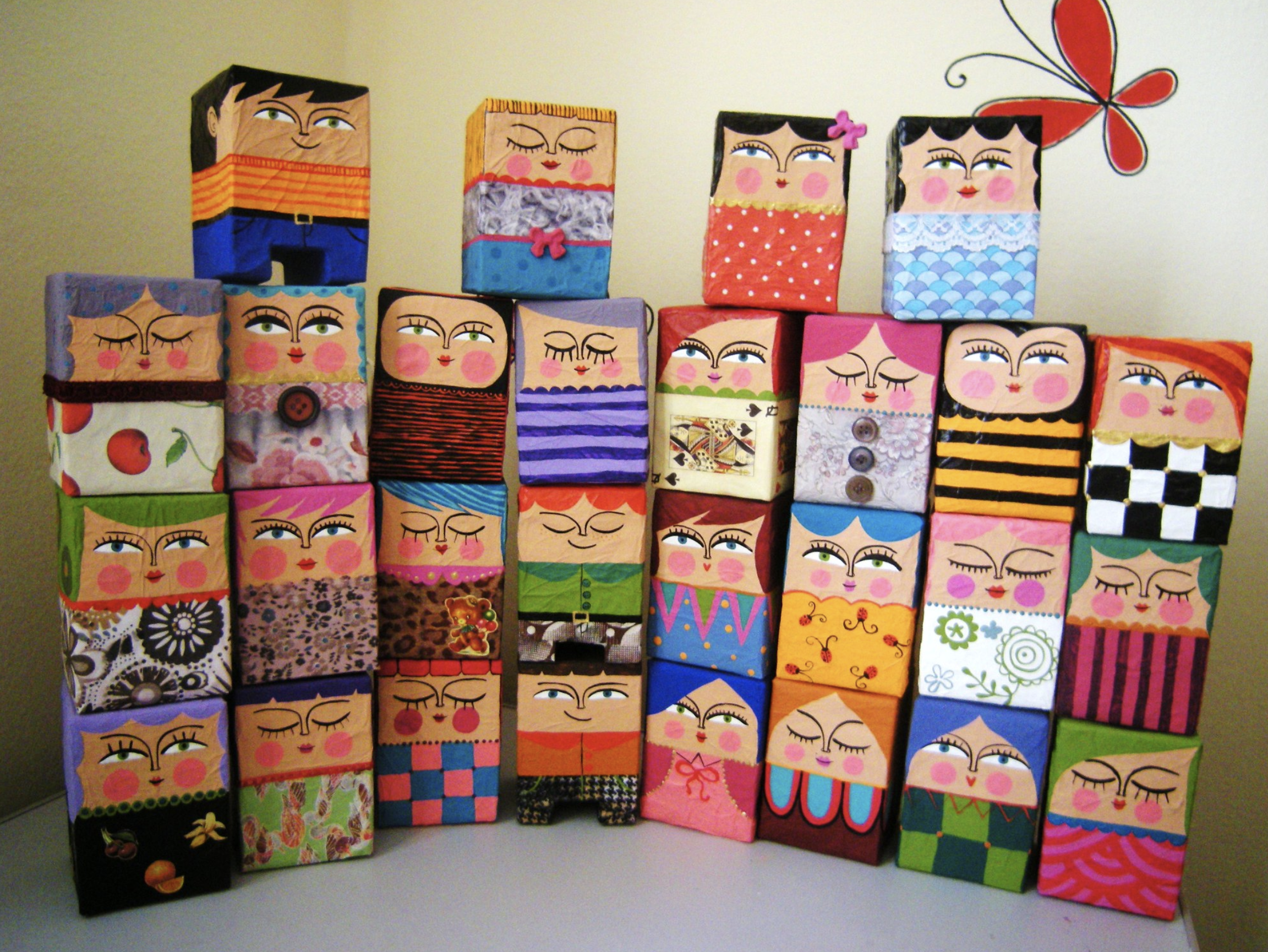 Поделки из маленькой коробки. Интересные мастер классы для детей. Поделки из бумаги. Оригами для детей. Что можно сделать из 3 маленьких.