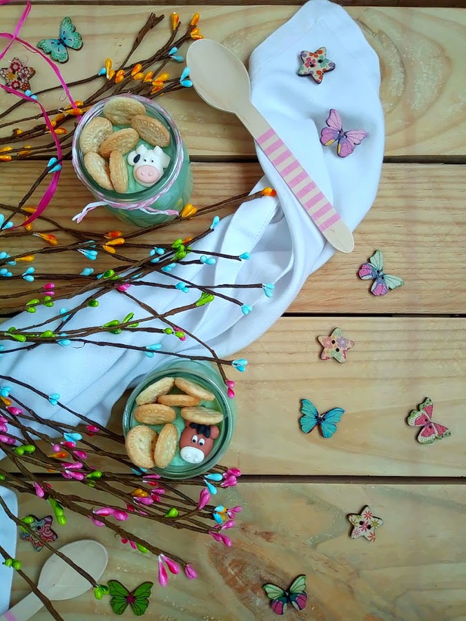 Tarta de queso y nubes sin horno. Marshmallow cheesecake. Postre en Monsieur Cuisine. Cuca. Receta fácil, rápida, rica, sencilla