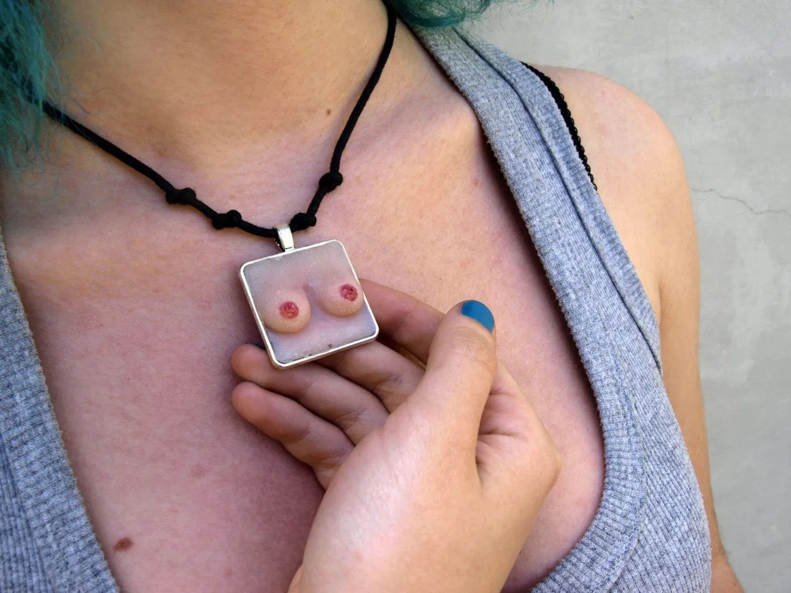 родилась с ожерельем в котором заключена душа