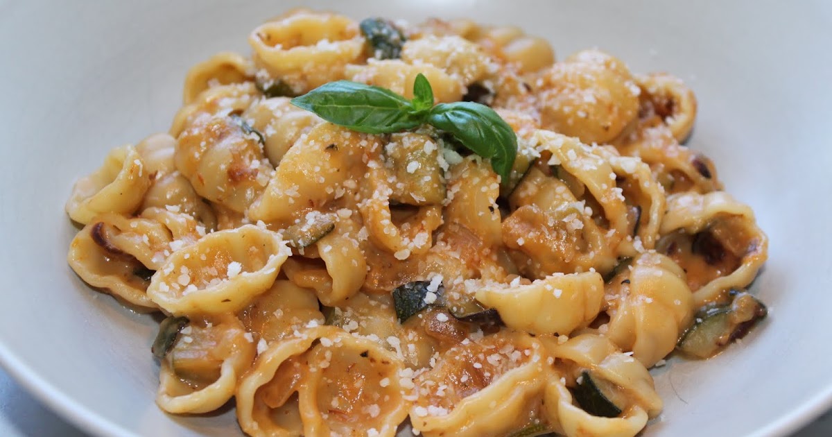 Toves kök nästan bara vegetariskt Krämig pasta med zucchini, grädde