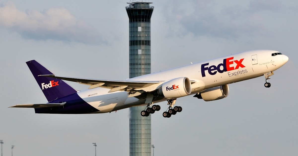 FedEx Express Boeing 777F Takeoff at Paris Airport | Aircraft Wallpaper