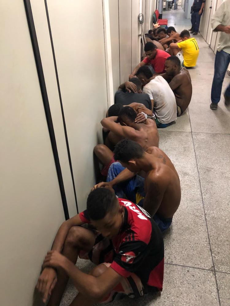 Quinze pessoas são presas durante ação da polícia no bairro Sussuarana, em Salvador