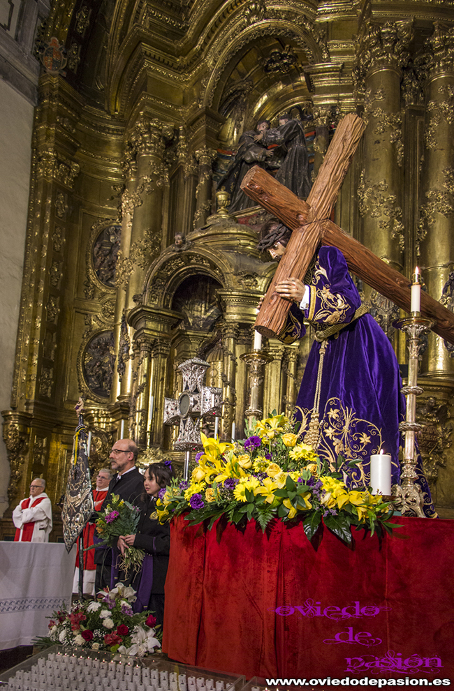 Oviedo De Pasión Día del Nazareno. Nuevos hermanos , cartel y concierto