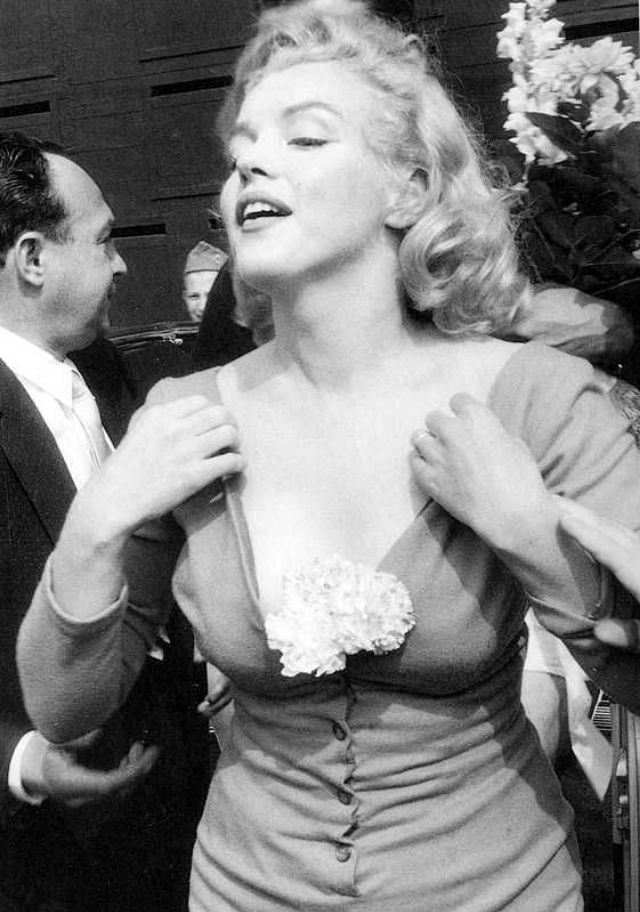 Marilyn Monroe... - Página 5 Marilyn-monroe-at-ebbets-field-18
