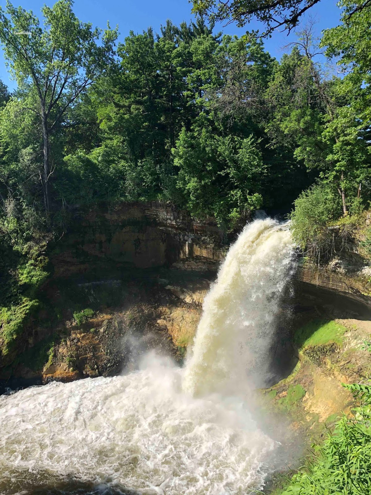 Hawaii Mom Blog Visit Minnesota Minnehaha Falls Regional Park