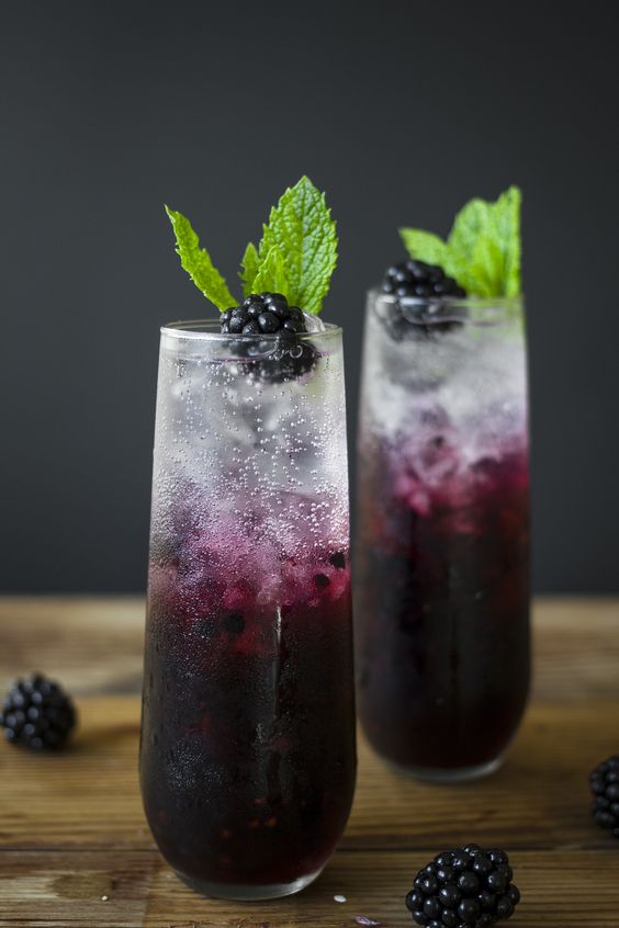 BLACKBERRY, MINT, & CUCUMBER GIN SPRITZER Simple Recipe Ideas