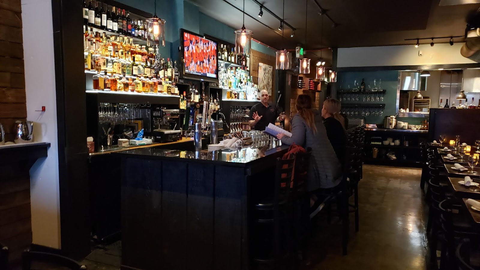 Jeeps Pubs Taverns and Bars Epulo Bistro (Edmonds Washington USA)