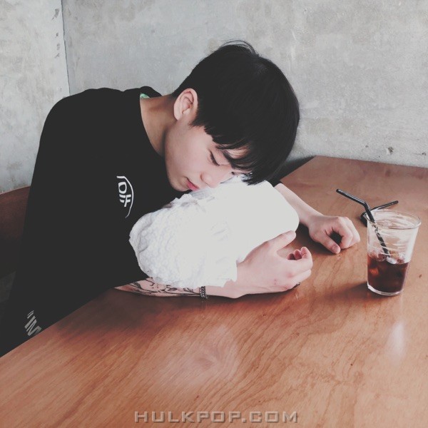 LEE MU IL – Kid – Single