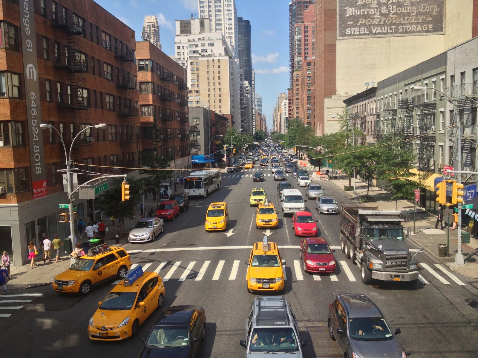 Do All Things With Love Survoler New York en cable car