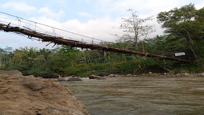 Relawan Nusantara dan Sinergy for Humanity Bangun Jembatan Di Batas Pedalaman Garut-Tasik