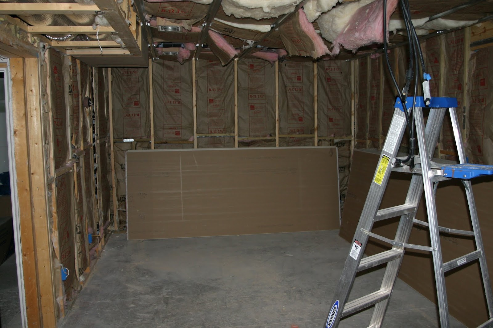 How to finish a basement and home theatre Final photos before drywall
