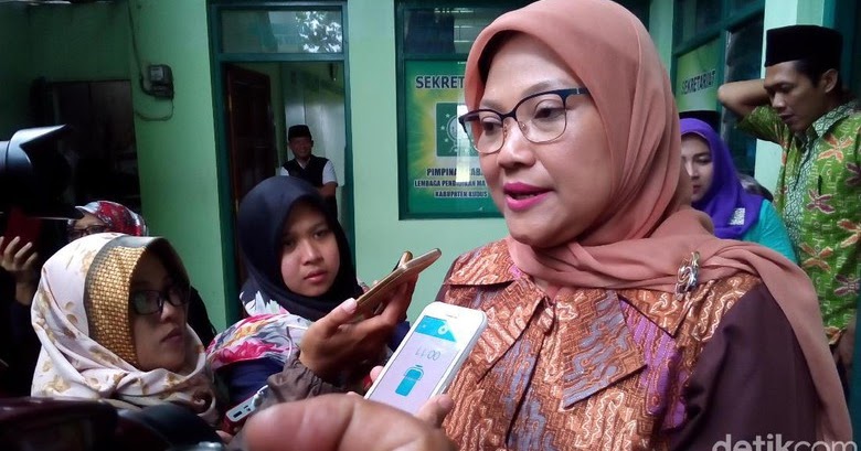 Biodata Ida Fauziah Menteri Ketenaga Kerjaan Biografi Profil Biodata