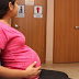 Gobierno otorga certificación médica a embarazadas y aumenta monto mínimo del subsidio por seguro de paro