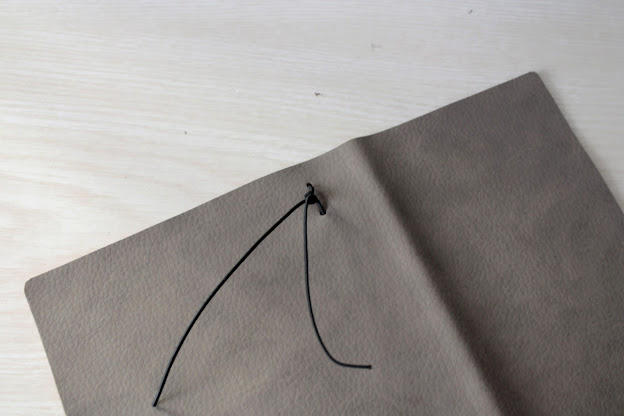 come-fare-un-agenda-midori-cover-diy-sistema-ad-elastici