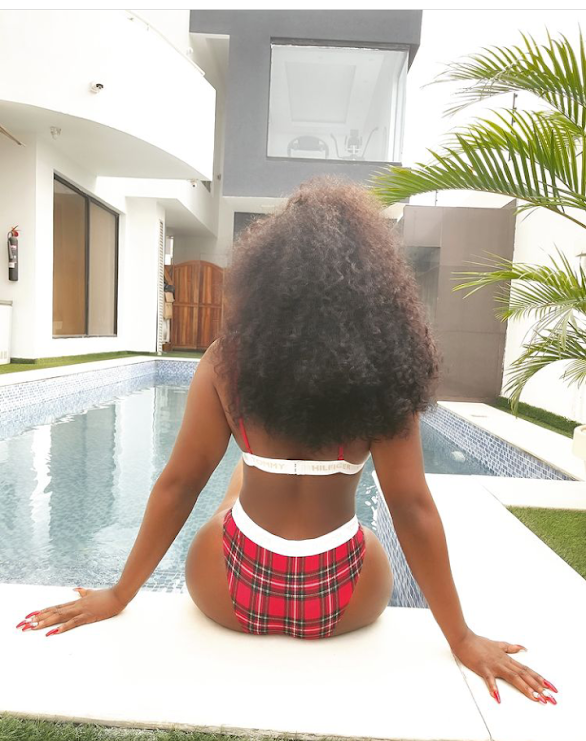 Actress Ini Edo Flaunts Her Backside In A Pool Side Snap Photos Report Minds
