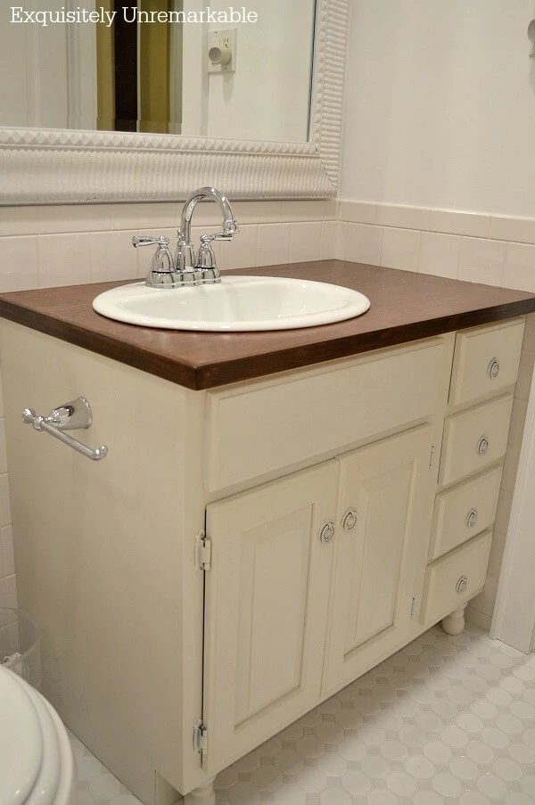 Farmhouse Bathroom Vanity Makeover DIY