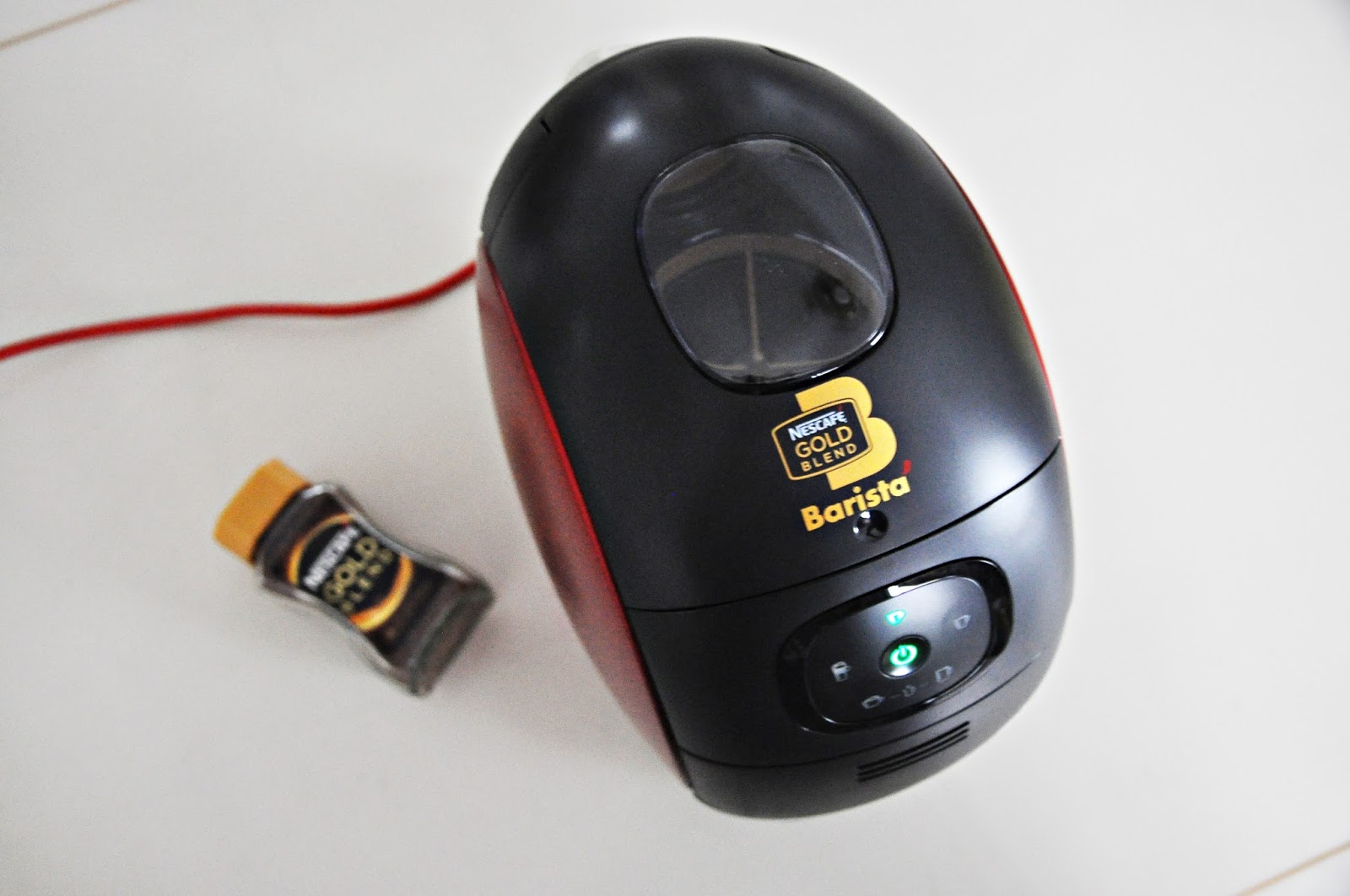 Sara Wanderlust [REVIEW] Nescafé Gold Blend Barista Machine