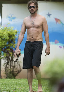 Gerard Butler in Hawaii