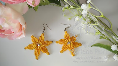 Pendientes, aros, aretes en macramé.Earrings, hoops, earrings in macramé. #AdrianaAbril