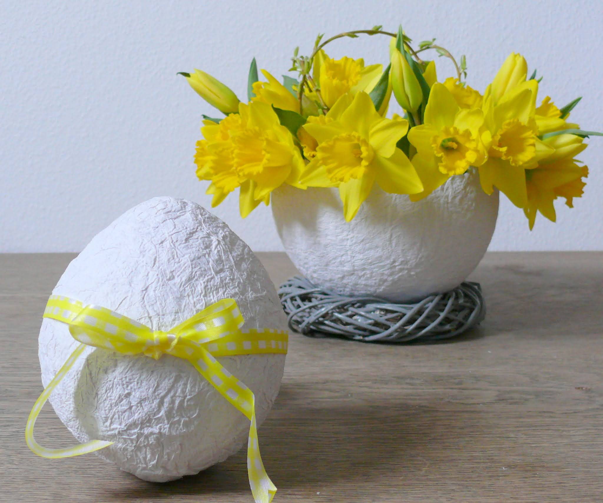 gk kreativ: Friday Flowerday mit Blumen im Ei und ein süßer Hefezopf ...