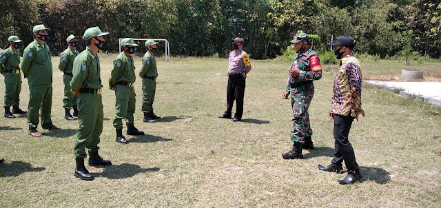 Babinsa Desa Pagak Bekali Linmas Dengan Materi Bela Negara Babinsa Desa Pagak Bekali Linmas Dengan Materi Bela Negara