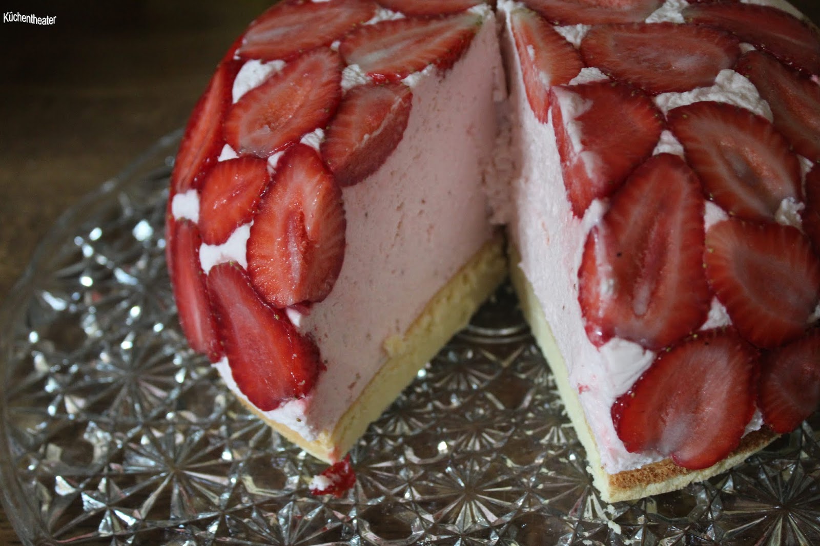 Küchentheater: Erdbeer-Kuppel-Torte
