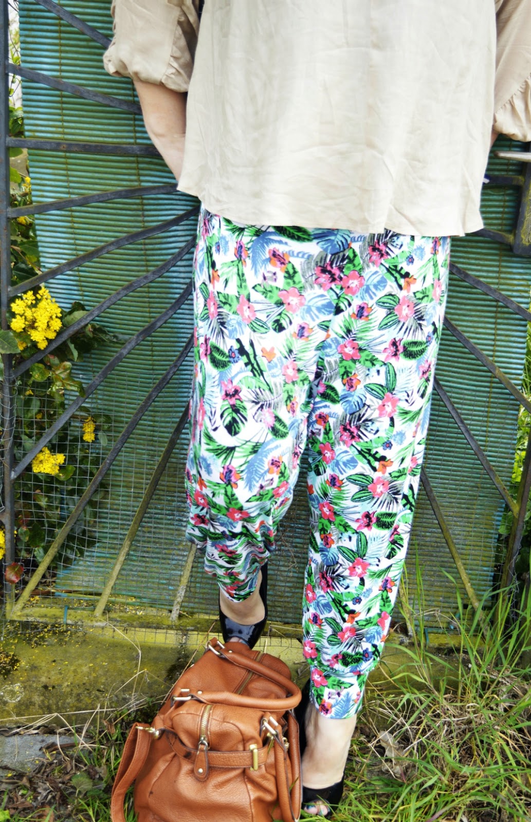 Harem pants & blouse | ANNIE - Online Magazine for Fashion Lifestyle Beauty