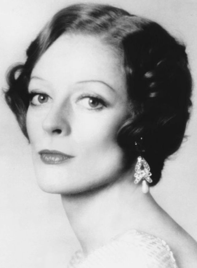 30 Black and White Photos of a Young Maggie Smith, Who Plays