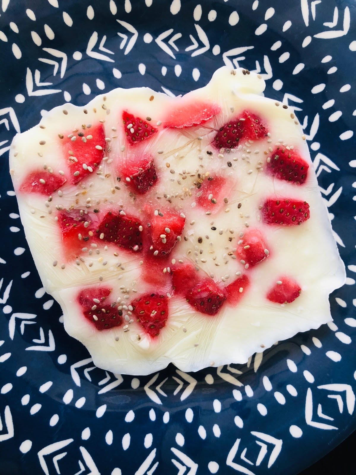 YOGURT STRAWBERRY BARK
