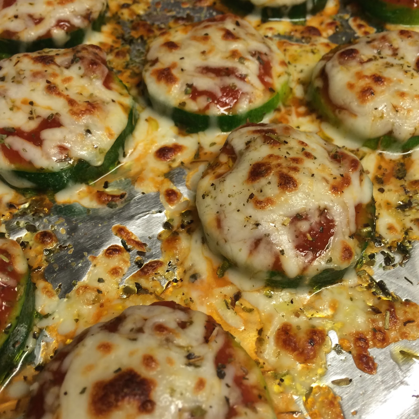 En coloris. | Life in color.: Healthy Zucchini Mini-Pizzas