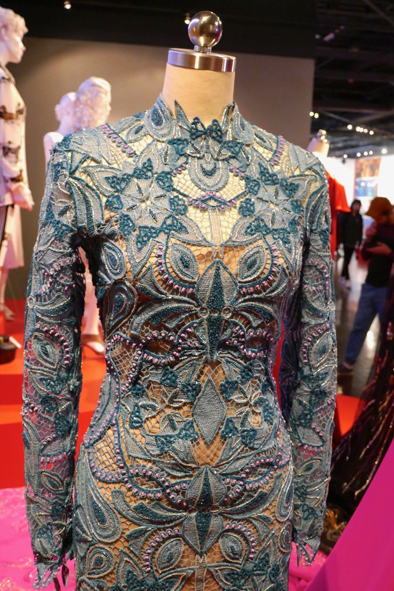 Hollywood Movie Costumes and Props: Ocean's 8 movie costumes on display