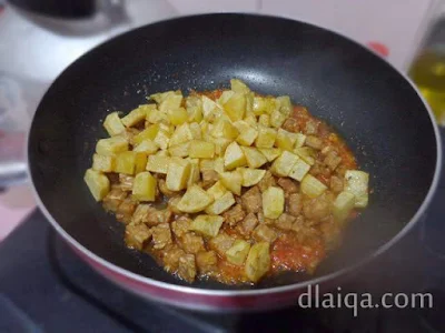 masukkan kentang dan tempe