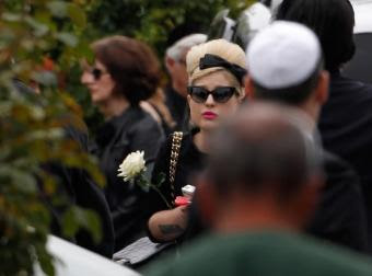 Kelly Osbourne, amiga de Amy Winehouse, en el funeral de la cantante fallecida-