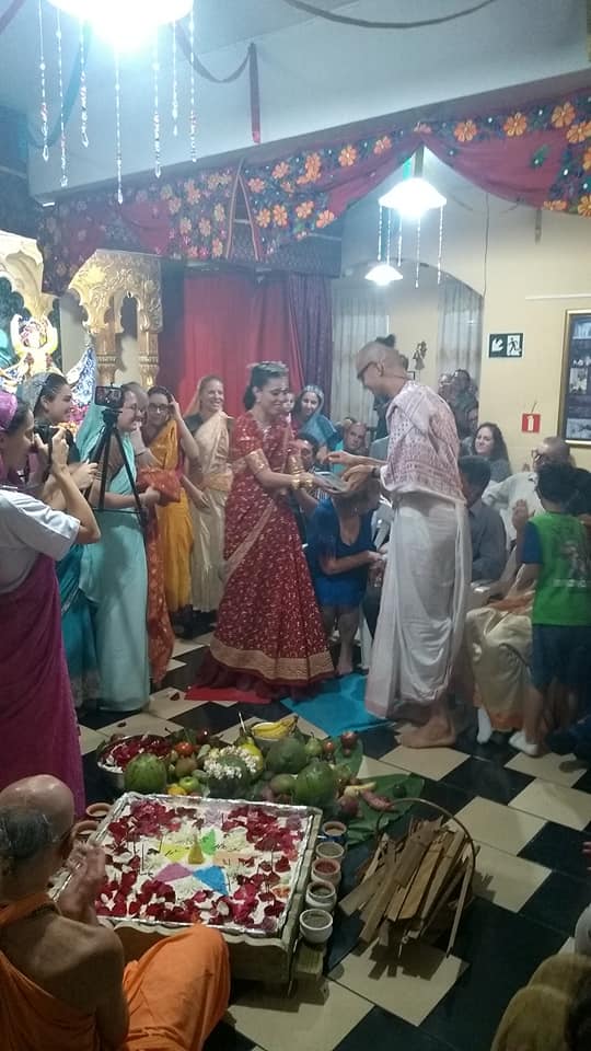 Conhecer para respeitar e aprender a conviver na diversidade. : Casamento Hare  Krishna