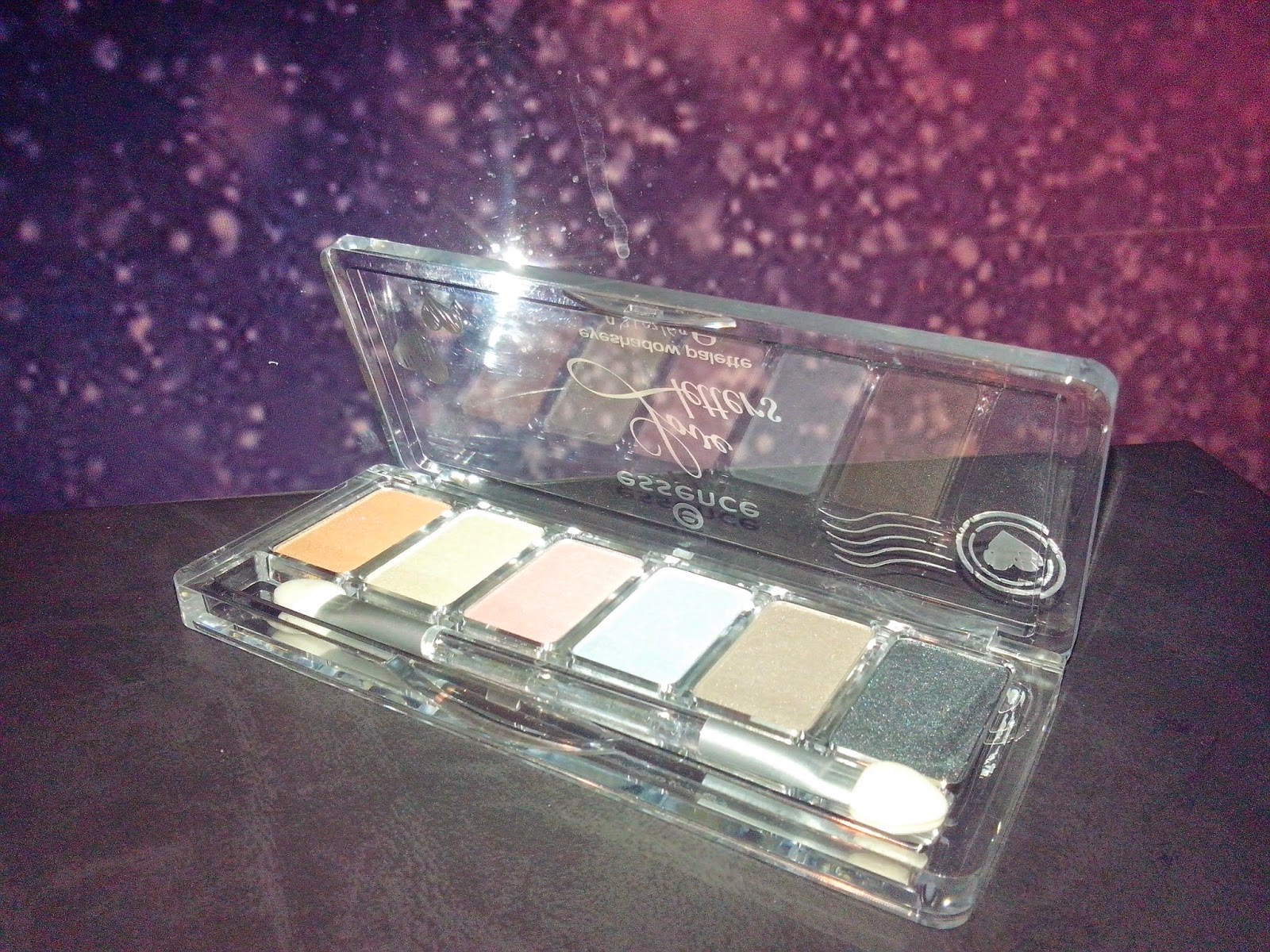 essence-love-letters-eyeshadow-pallete