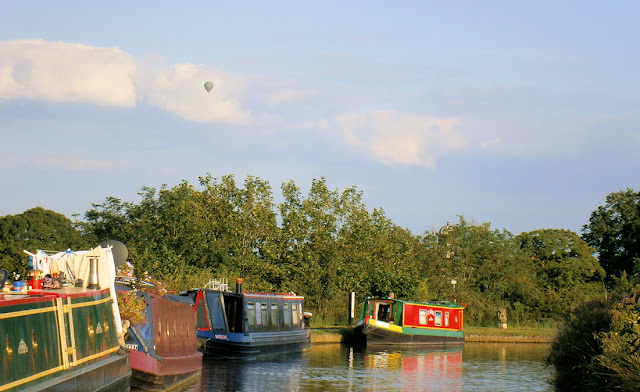 beautiful canal scene summer hot air balloon