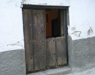 Tornavacas puerta antigua de madera 