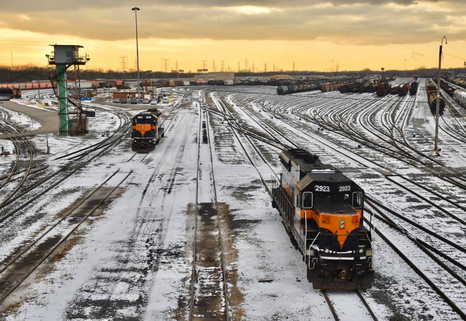 Industrial History IHB's Blue Island Yard, Coaling & Yard Towers and Turntable; Steel Express Video