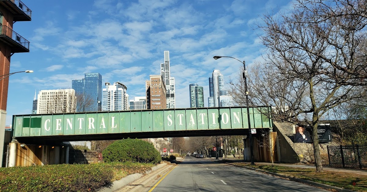 The Chicago Real Estate Local South Loop condo and townhome unit sales (median price up a tick)