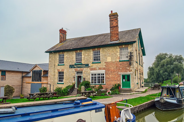 The Barge Inn, Honeystreet