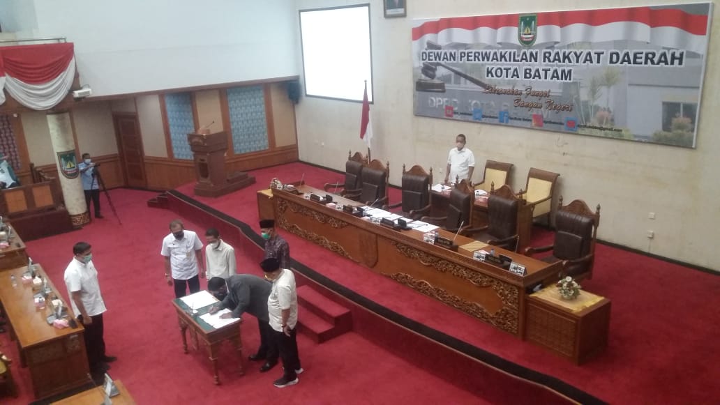 Hadiri Rapat Paripurna, Wakil Walikota Batam Harapkan Perda RDTR Kota Batam 2020-2040 Selesai Tepat Waktu